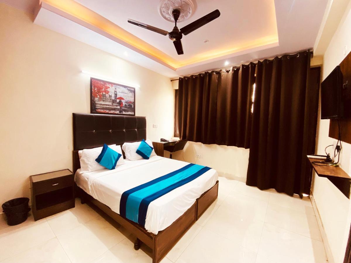 Hotel Admire Inn "Atta Market, Noida Sector 18" Exterior foto